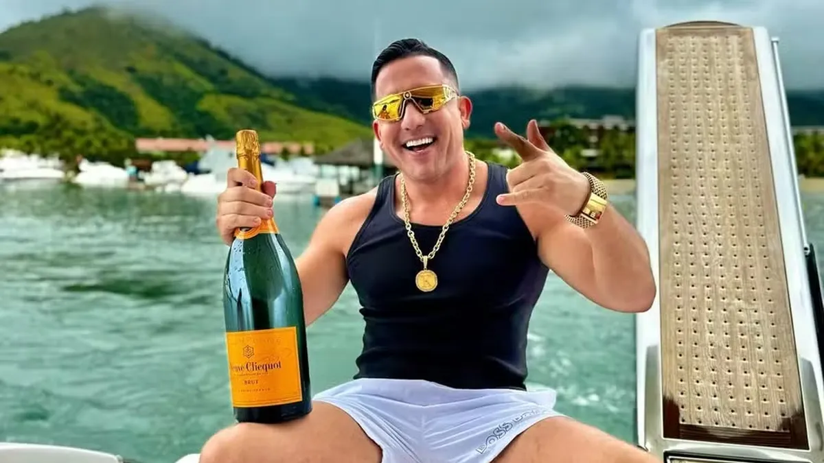 Condenado por estupro, Kel Ferreti se apresenta à polícia e volta ao regime fechado