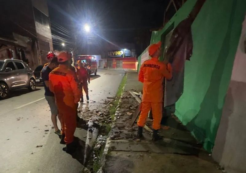 Telhado de escola desaba em Arapiraca; ninguém ficou ferido