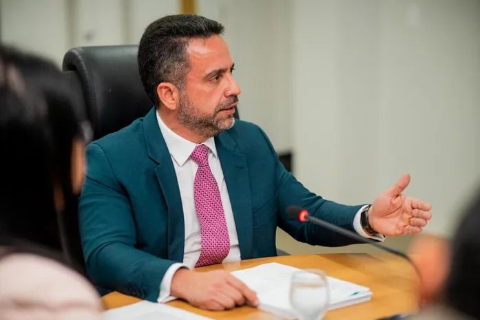 Dantas é criticado após demissões na 6ª Gerência Escolar em AL: "Tem algo errado acontecendo"