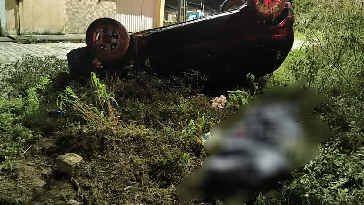 Motorista morre em capotamento de carro em Arapiraca; gestante e três crianças ficam feridas
