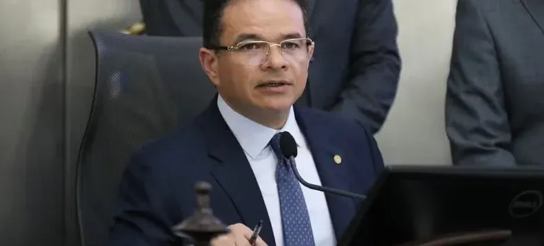 Ministro do TSE destrava inquérito contra presidente da Assembleia de Alagoas