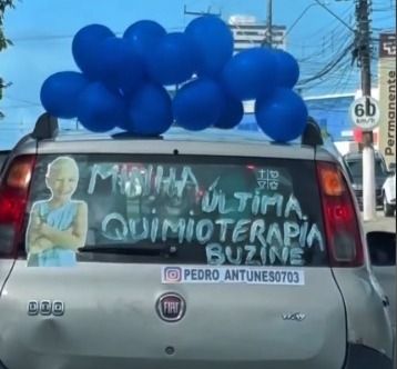 'Buzina! Vitória!': menino de 8 anos emociona Maceió ao ir para última sessão de quimioterapia