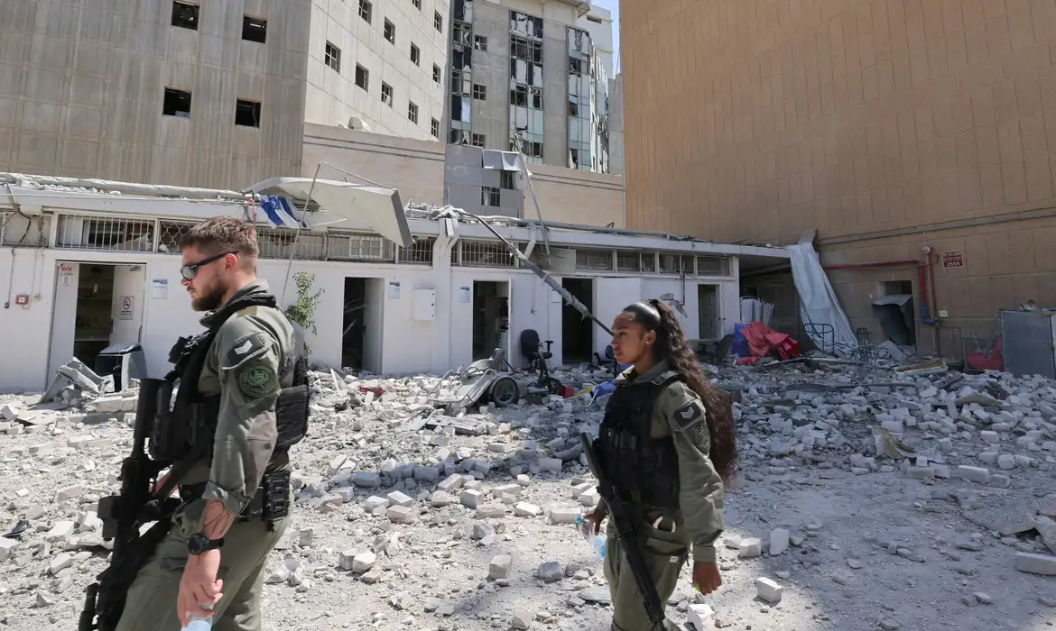 Hospital de Israel levou pacientes para subsolo antes de míssil