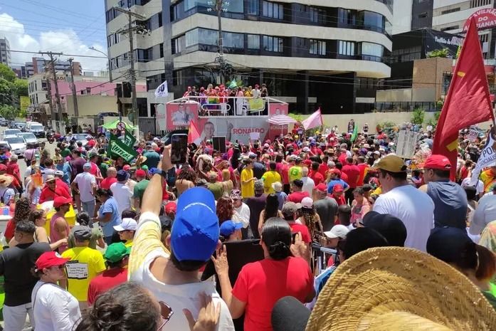 Ato em Maceió reúne manifestantes contra PEC da Blindagem e proposta de anistia