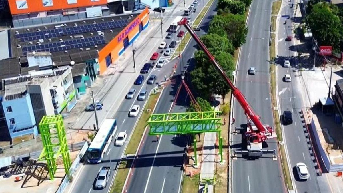 Durval de Góes Monteiro terá trecho interditado para instalação de parte da passarela do Canaã