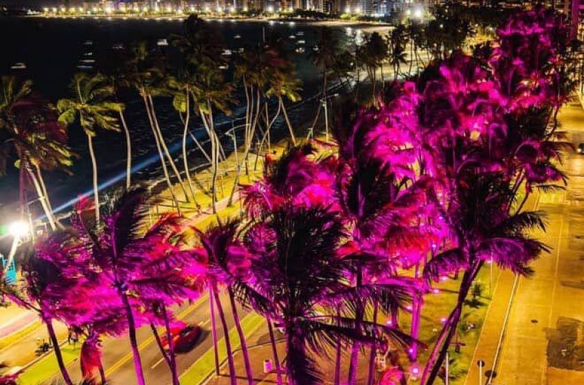Cartões postais e viadutos de Maceió são iluminados em campanha contra o câncer de mama