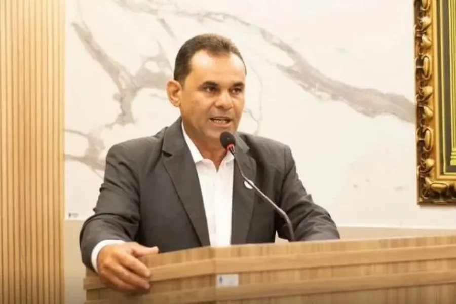 Vereador morre atropelado por retroescavadeira operada por secretário