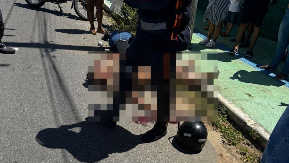 Duas mulheres morrem em colisão de motocicleta contra poste em AL
