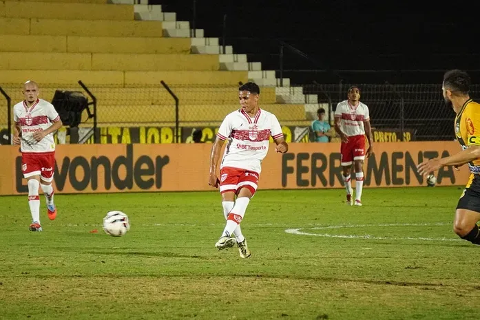 CRB é dominado, despede-se da Série B com goleada e liga alerta para 2026