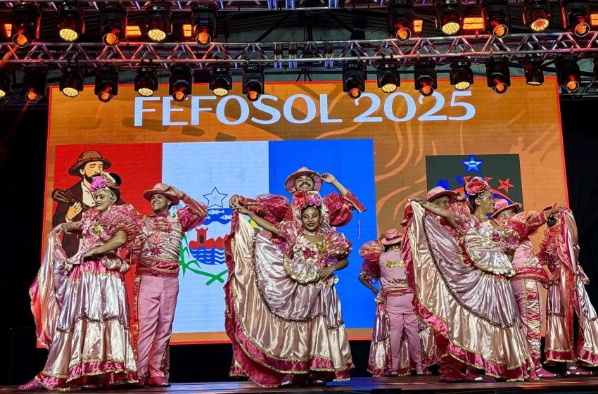 Com apoio da Prefeitura, grupo Reviver leva o coco de roda de Maceió a festival de folclore no Paraná