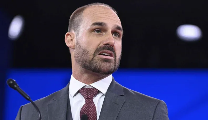 STF formaliza abertura de ação penal contra Eduardo Bolsonaro por coação