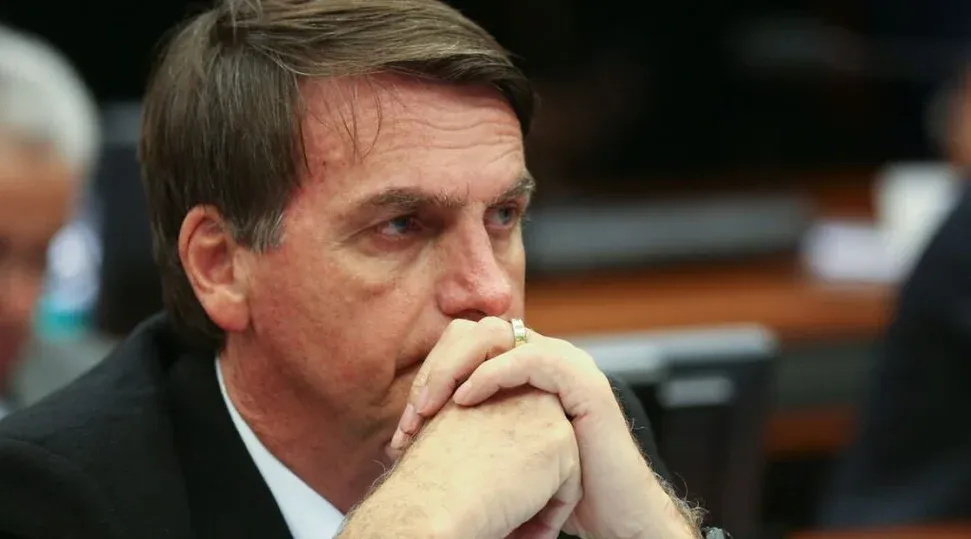 Defesa pede benefícios carcerários para Bolsonaro e STF avalia solicitações