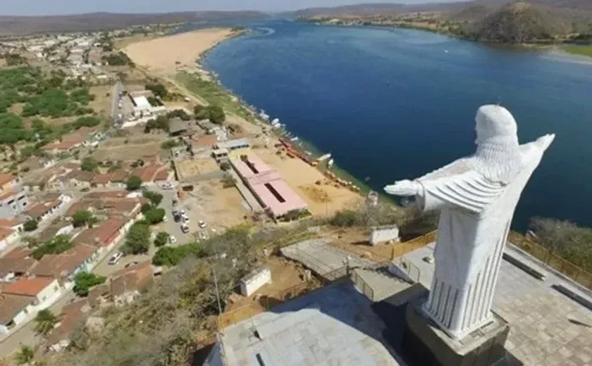 Casa da mãe do prefeito de Pão de Açúcar é alvo de assalto