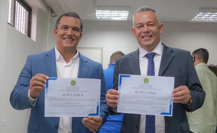 Prefeitura responde críticas e diz que contrato natalino seguiu pregão obrigatório