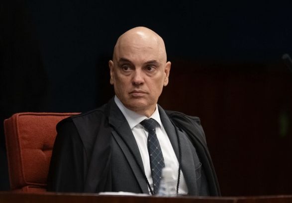 EUA estudam tirar de Moraes acesso a companhias aéreas, hotéis e Apple