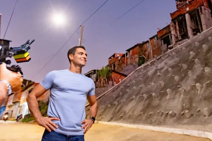 Com 80,5% de aprovação, JHC abre 64% x 16,5% sobre Renan Filho para o governo em Maceió