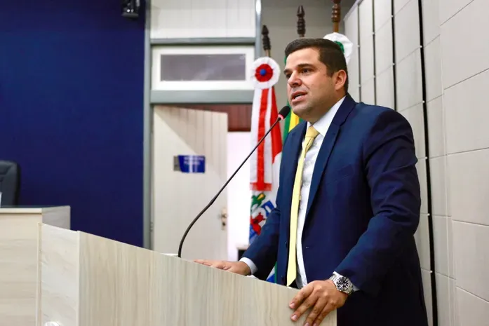 Marcelo Palmeira se distancia da Câmara de Maceió após derrota política