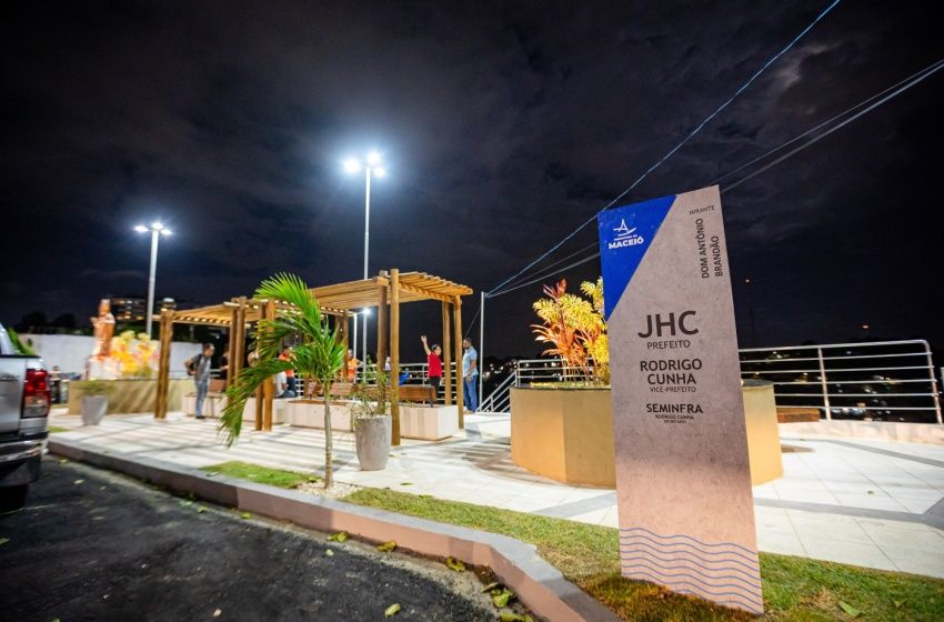 JHC entrega Mirante Dom Antônio Brandão e anuncia Rota dos Mirantes em Maceió