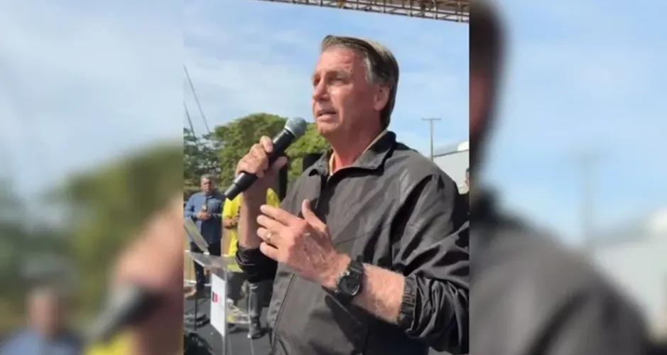 Após indiciamento da PF, Bolsonaro diz ser o “mais perseguido” do país