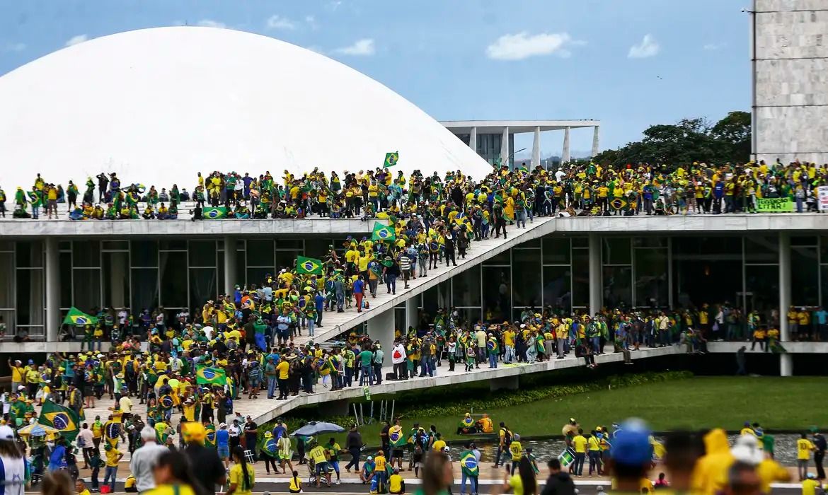 Cerca de 638 pessoas já foram condenadas pelo STF pelos ataques de 8 de janeiro