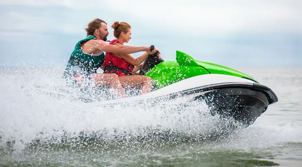 Maragogi endurece regras e bane jet skis das praias com multa diária de R$ 5 mil; entenda