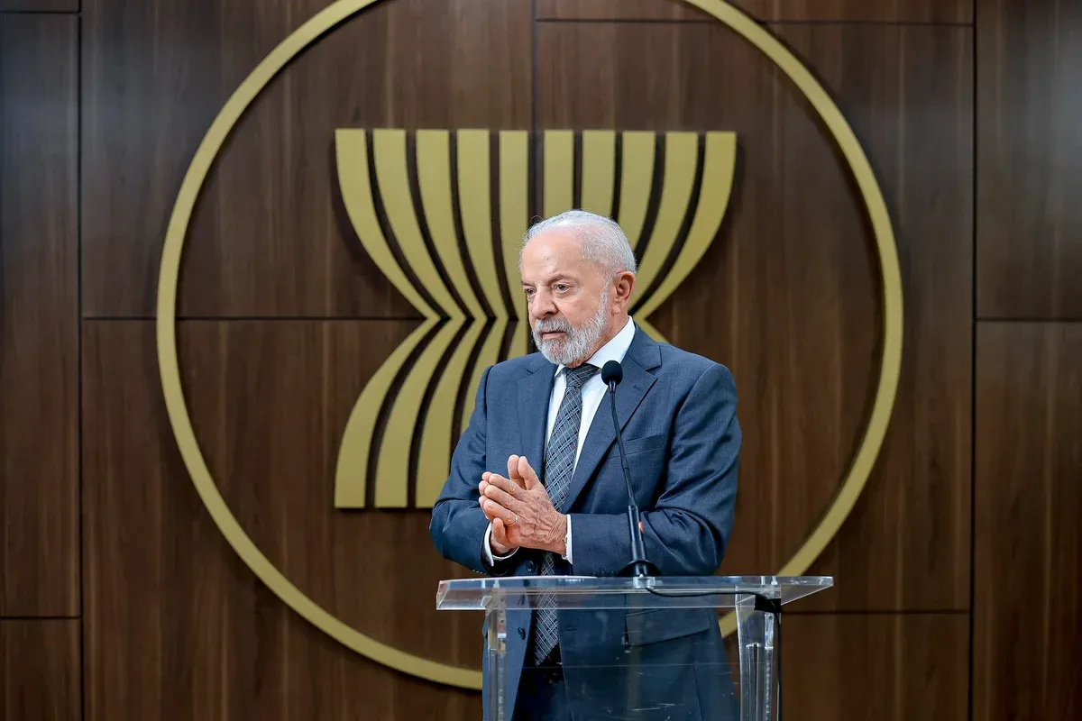 Lula se retrata nas redes após chamar traficantes de vítimas