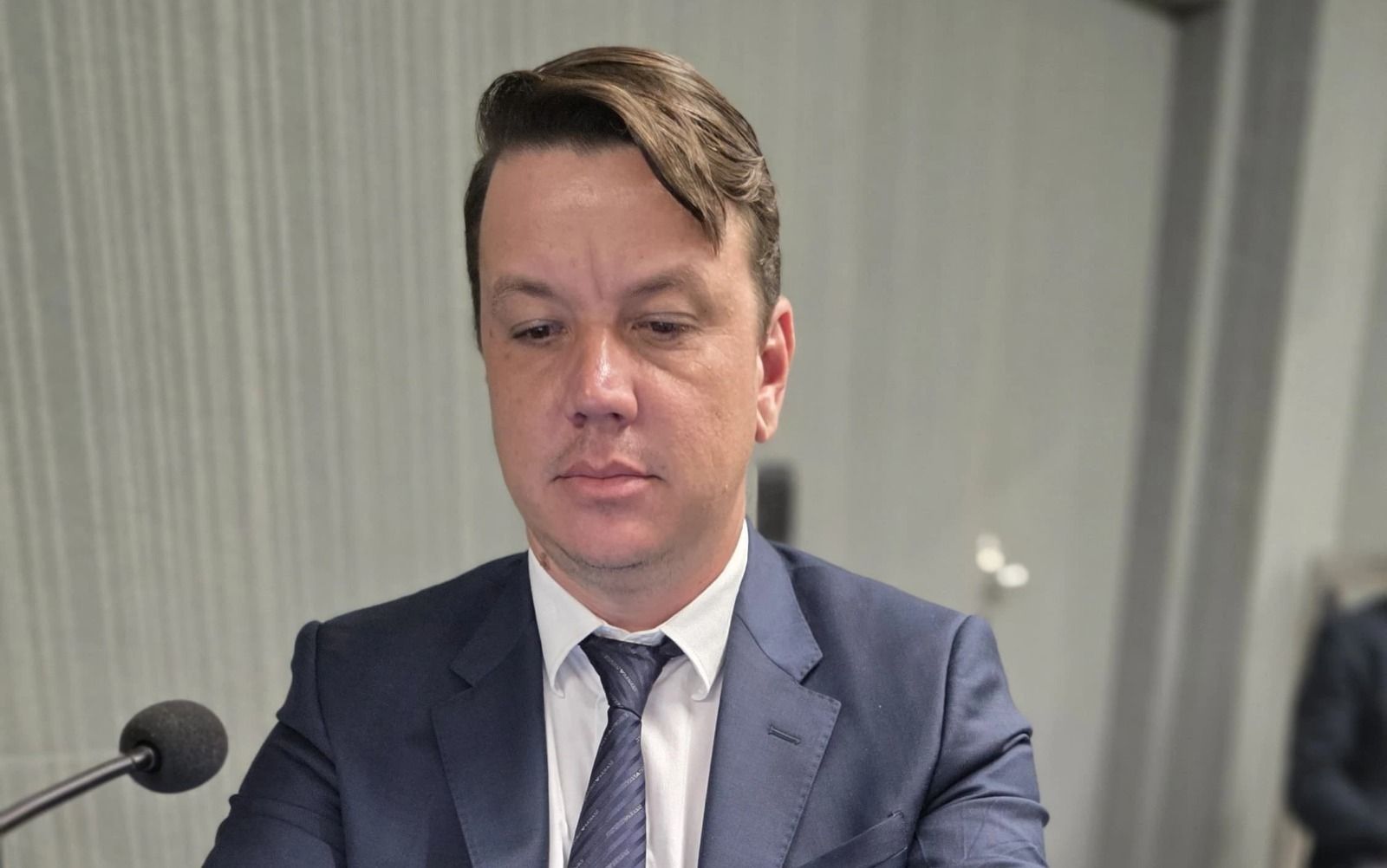 Paulo Dantas é chamado de ‘governador de Batalha’ e acusado de abandonar saúde no Agreste