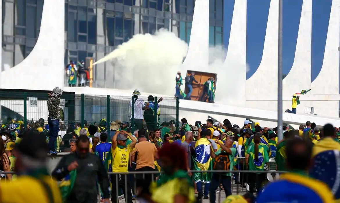 STF determina prisão de acusado por atos golpistas após rompimento de tornozeleira