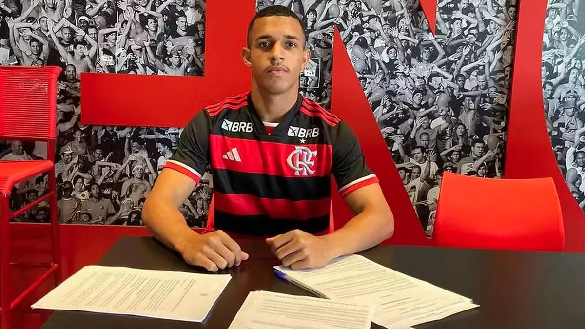 Ex-Flamengo, Thiago Medeiros deve ser oficializado pelo CSA