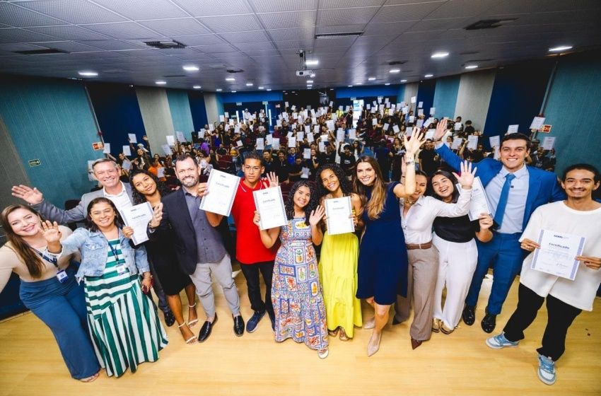 Primeira-dama de Maceió prestigia formatura do Emprega Jovem e celebra transformação na vida de 360 alunos