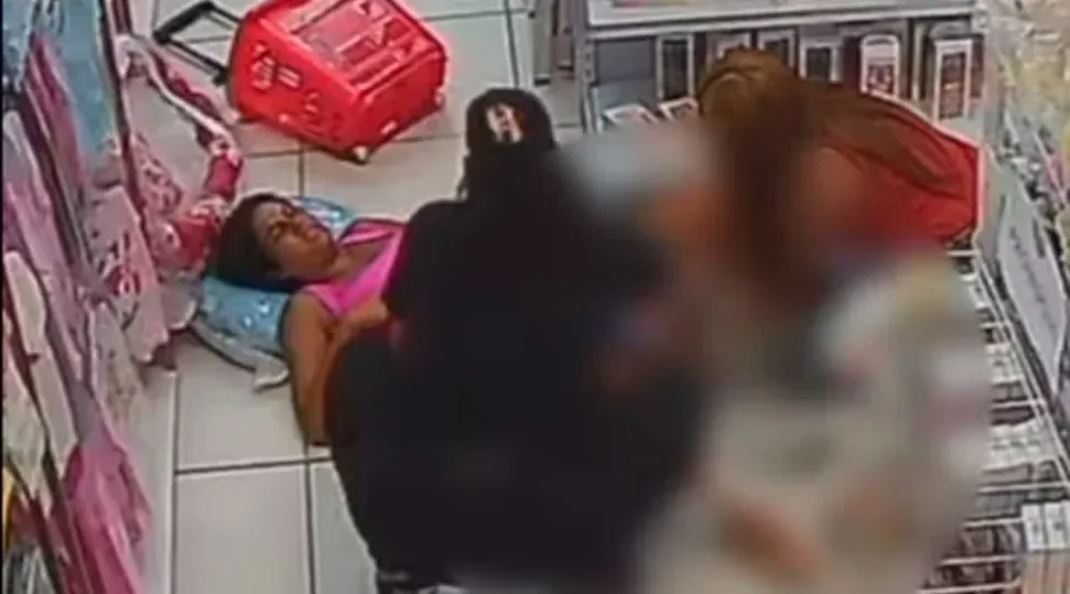 Grávida dá à luz no chão de loja de artigos para bebês no Centro do Recife