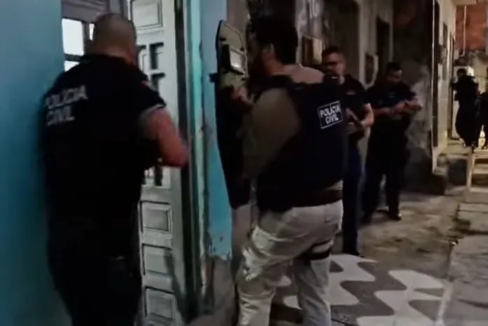 PC de Alagoas participa de operação que investiga crimes contra garotas de programa em Maceió