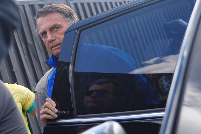 Defesa pede autorização para que Bolsonaro seja visitado por médicos