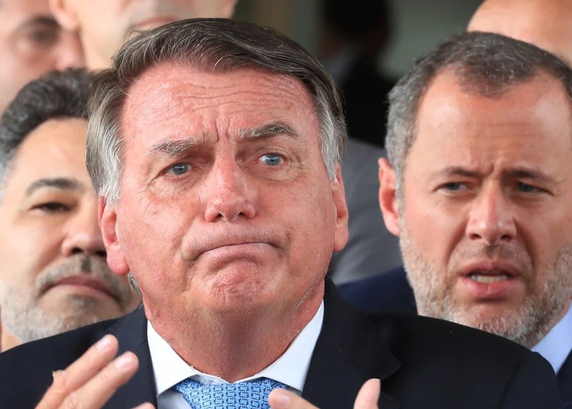 PF descarta relevância de pen drive apreendido com Bolsonaro; entenda