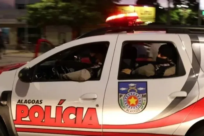 Homem é preso após agredir esposa e sair para beber com filho de dois anos em Taquarana