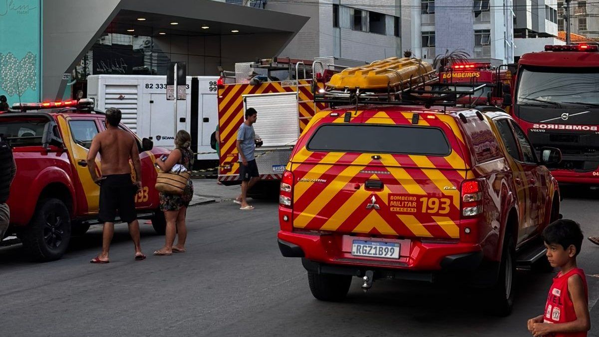 Incêndio em hotel na Pajuçara mobiliza bombeiros e deixa uma vítima fatal