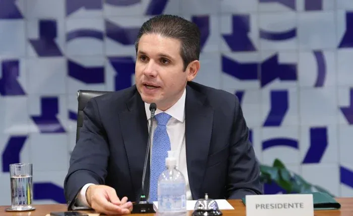 Motta diz que Senado deve arquivar PEC da Blindagem se não for interessante