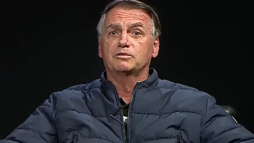 Bolsonaro é alvo de mandado de buscas da PF, em Brasília