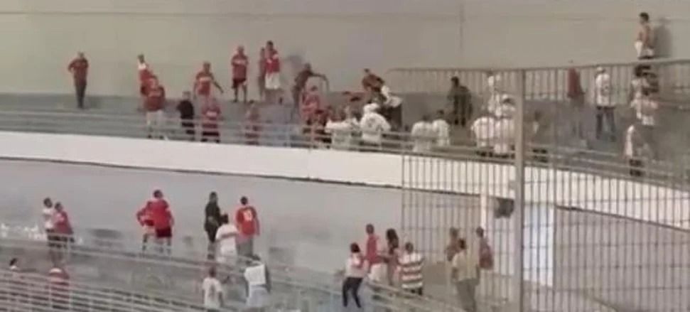 Brigas de torcidas após jogo do CRB viram caso de polícia; emboscada com motos é registrada no Jacintinho