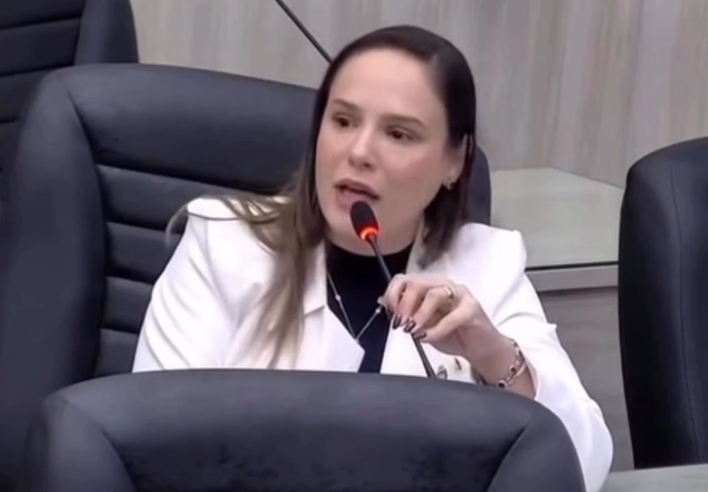 ''Se tem machista me achando louca, estou no caminho certo”, dispara Olívia Tenório contra Leonardo Dias
