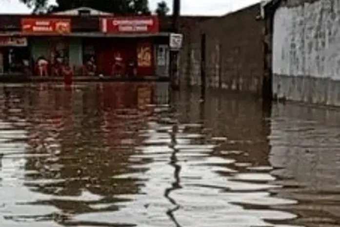Desabrigados diminuem, mas Alagoas mantém alerta vermelho
