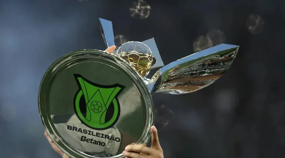 QUEM CAI? Últimas rodadas do Brasileirão definem rebaixamento com Fortaleza, Santos, Inter e Vitória no fio da navalha