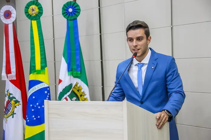 Caio Bebeto declara apoio a JHC e diz que prefeito pode “libertar Alagoas dos Calheiros”