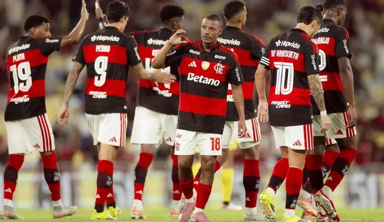 Flamengo vence Madureira por 3 a 0 e fica perto da final do Carioca