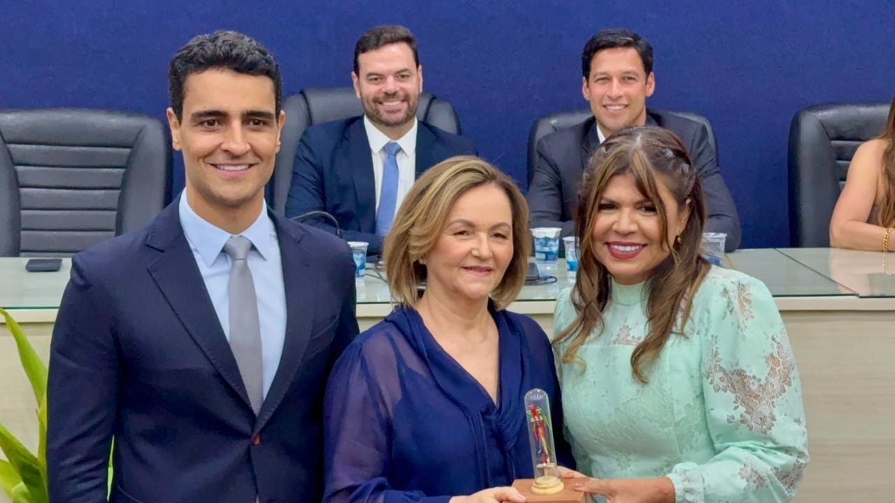 Com presença de JHC, Marluce Caldas e lideranças femininas são homenageadas na Câmara