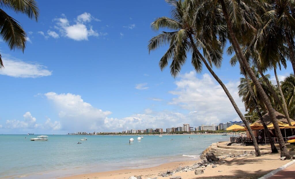 Maceió é o 2º destino mais procurado do Brasil para o verão, segundo a CVC