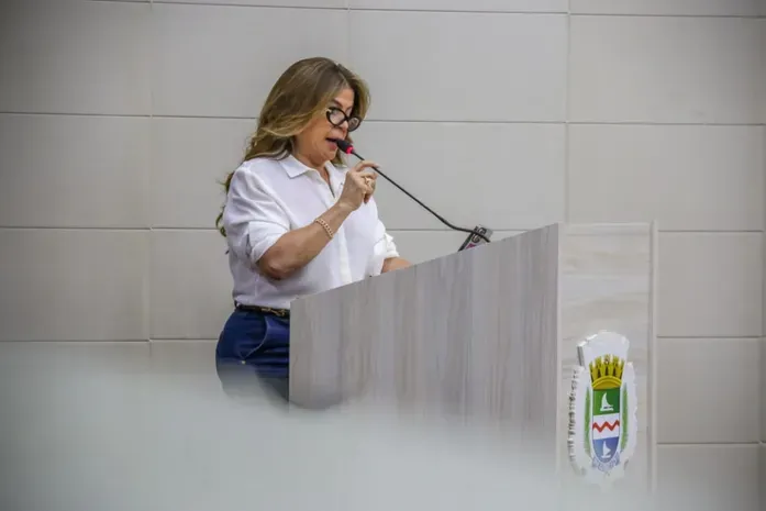 Proposta quer proibir menores de 14 anos de viajarem sozinhos em apps e táxis em Maceió