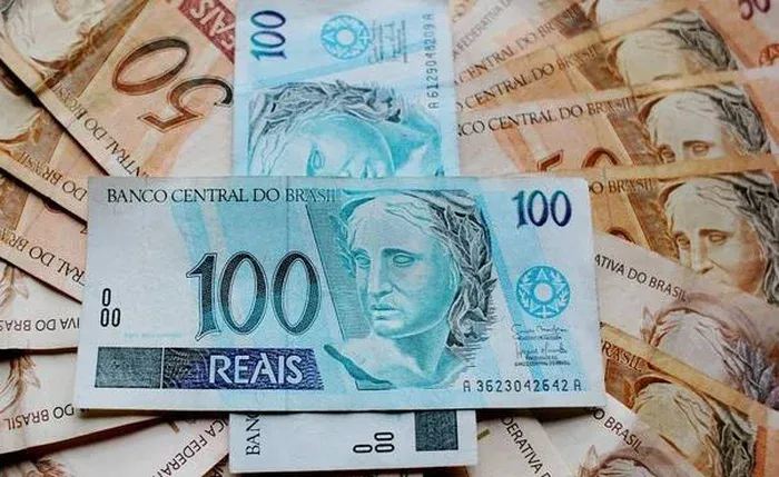 Governo Lula propõe salário mínimo de R$ 1.627 para 2026