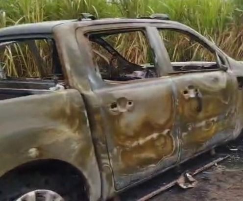Carro incendiado com corpo dentro é encontrado em área de mata no interior de Alagoas