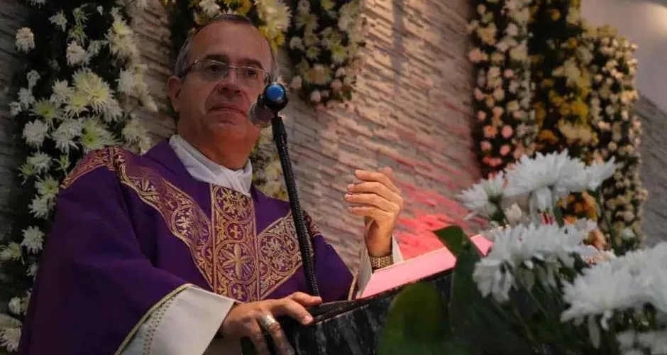 Bispo alagoano viraliza ao criticar fofoca na igreja com fala irreverente; confira